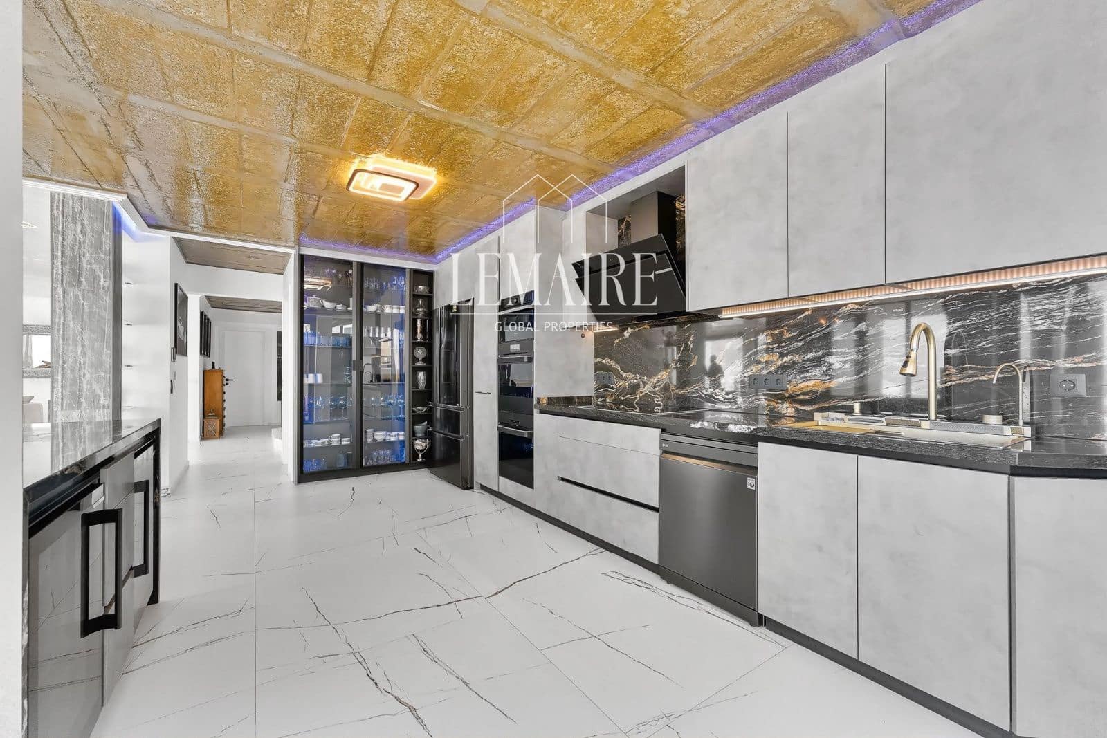 4 sovrum Villa till salu i Adeje med pool garage - 4 900 000 € (Ref: 10103606)