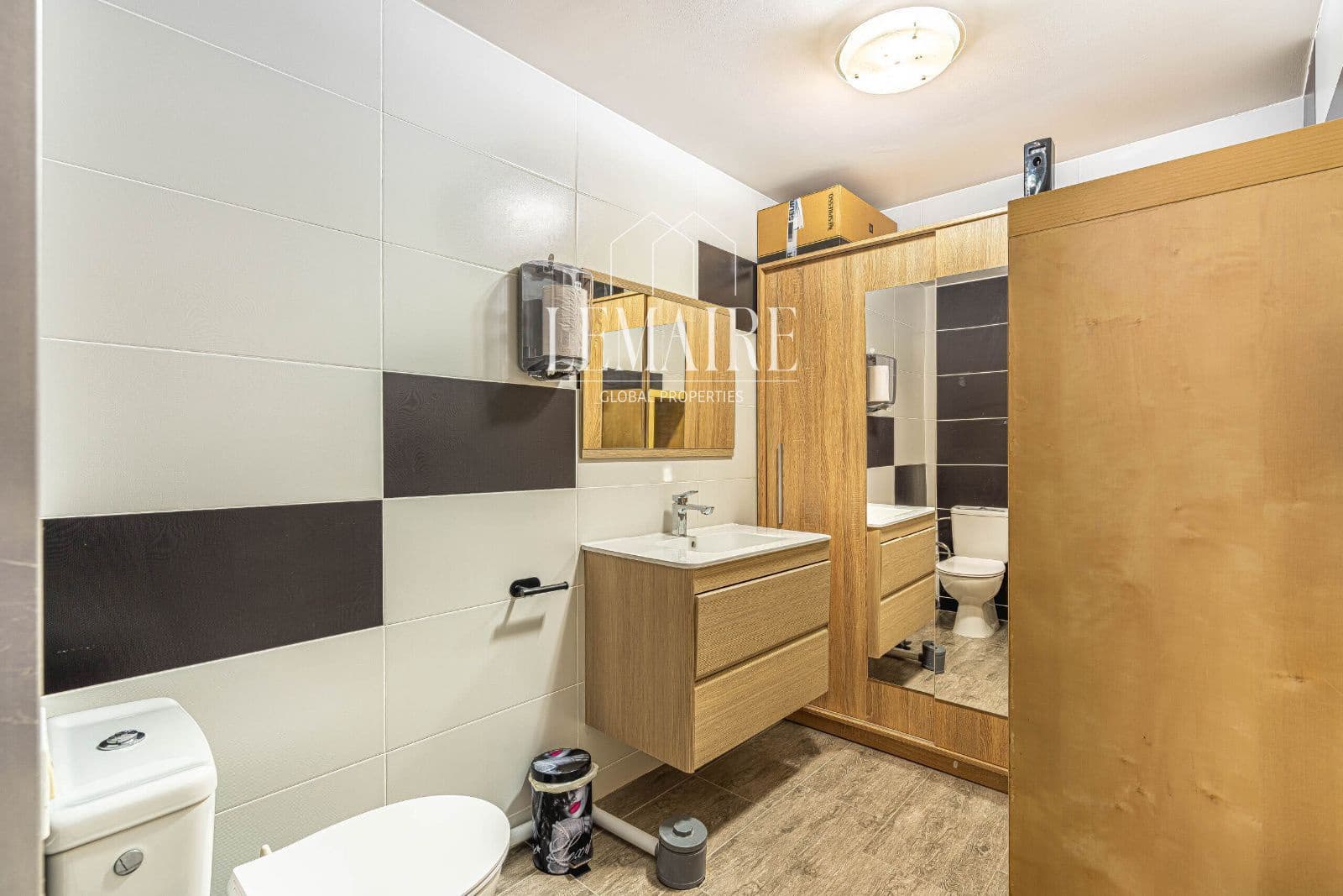 Gewerbe zu verkaufen in Los Cristianos - 190.000 € (Ref: 10103607)