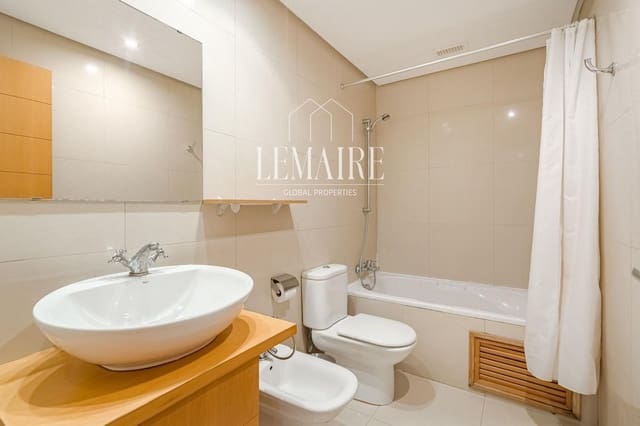 Piso de 3 habitaciones en Playa Paraiso, Adeje en venta con piscina garaje - 425.000 € (Ref: 10103611)