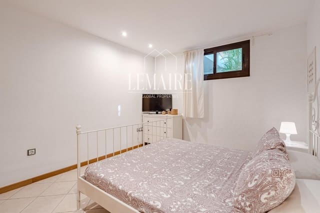 Piso de 3 habitaciones en Playa Paraiso, Adeje en venta con piscina garaje - 425.000 € (Ref: 10103611)