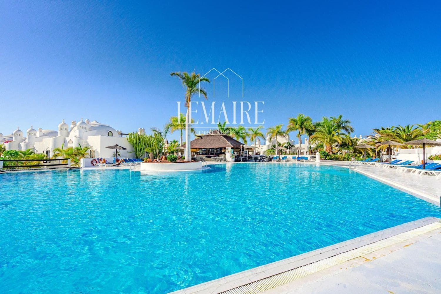 Piso de 3 habitaciones en Playa Paraiso en venta con piscina garaje - 425.000 € (Ref: 10103611)