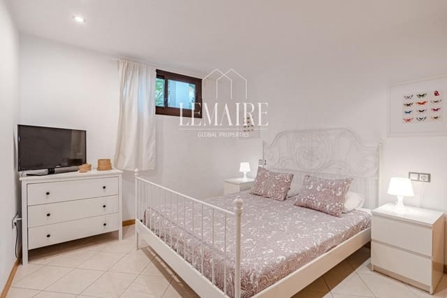 Piso de 3 habitaciones en Playa Paraiso, Adeje en venta con piscina garaje - 425.000 € (Ref: 10103611)