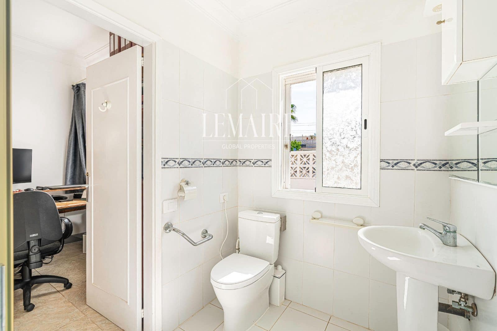 3 bedroom Villa for sale in Palm-Mar with pool - € 680,000 (Ref: 10163560)