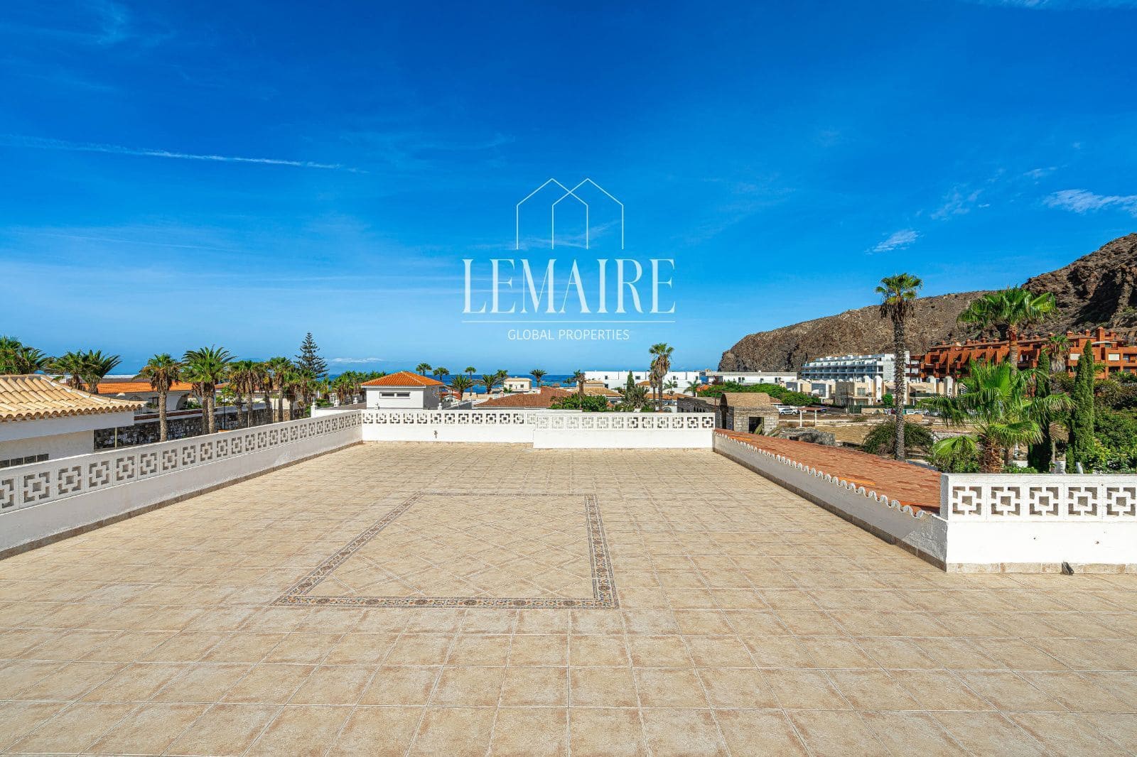 3 bedroom Villa for sale in Palm-Mar with pool - € 680,000 (Ref: 10163560)