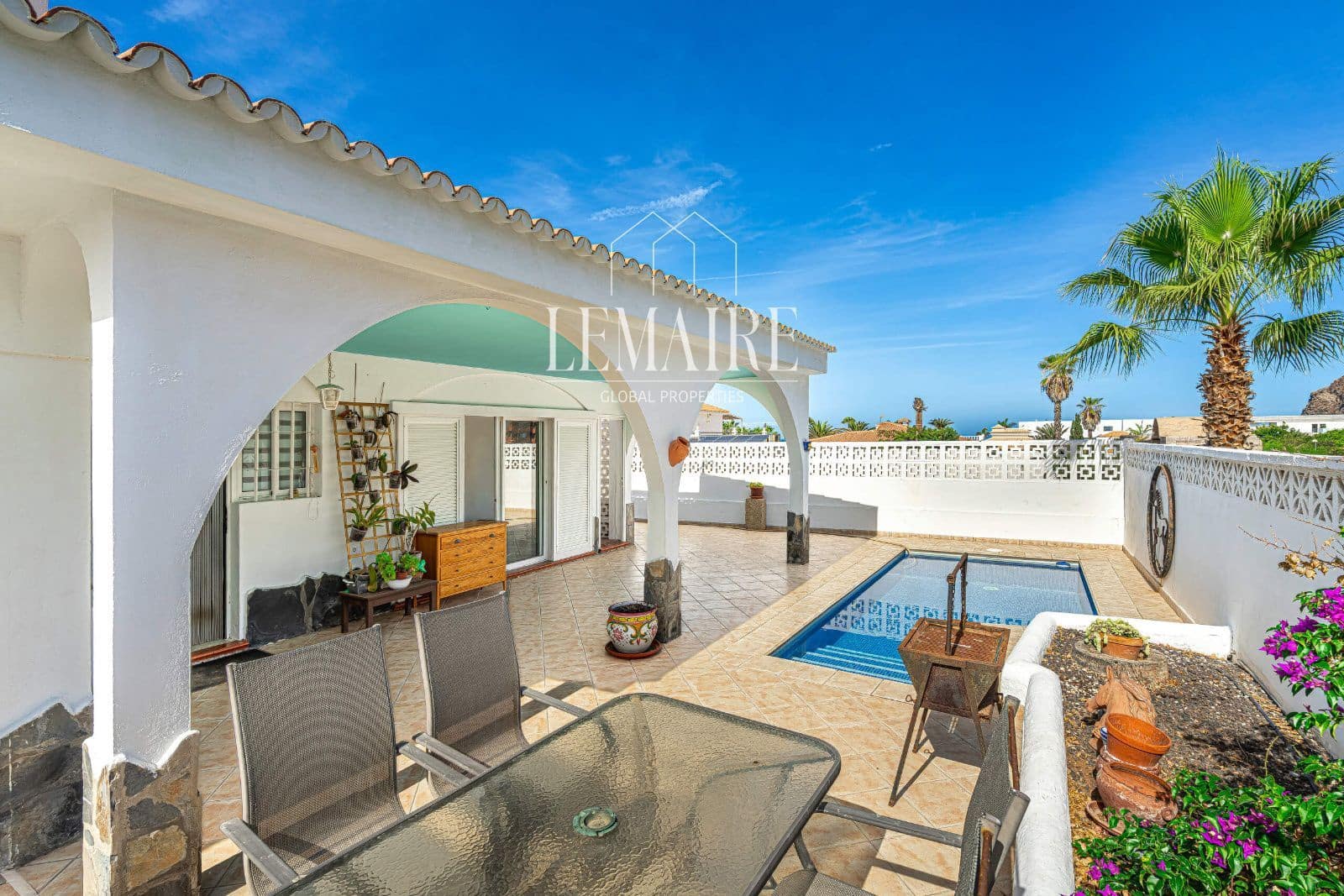 3 bedroom Villa for sale in Palm-Mar with pool - € 680,000 (Ref: 10163560)