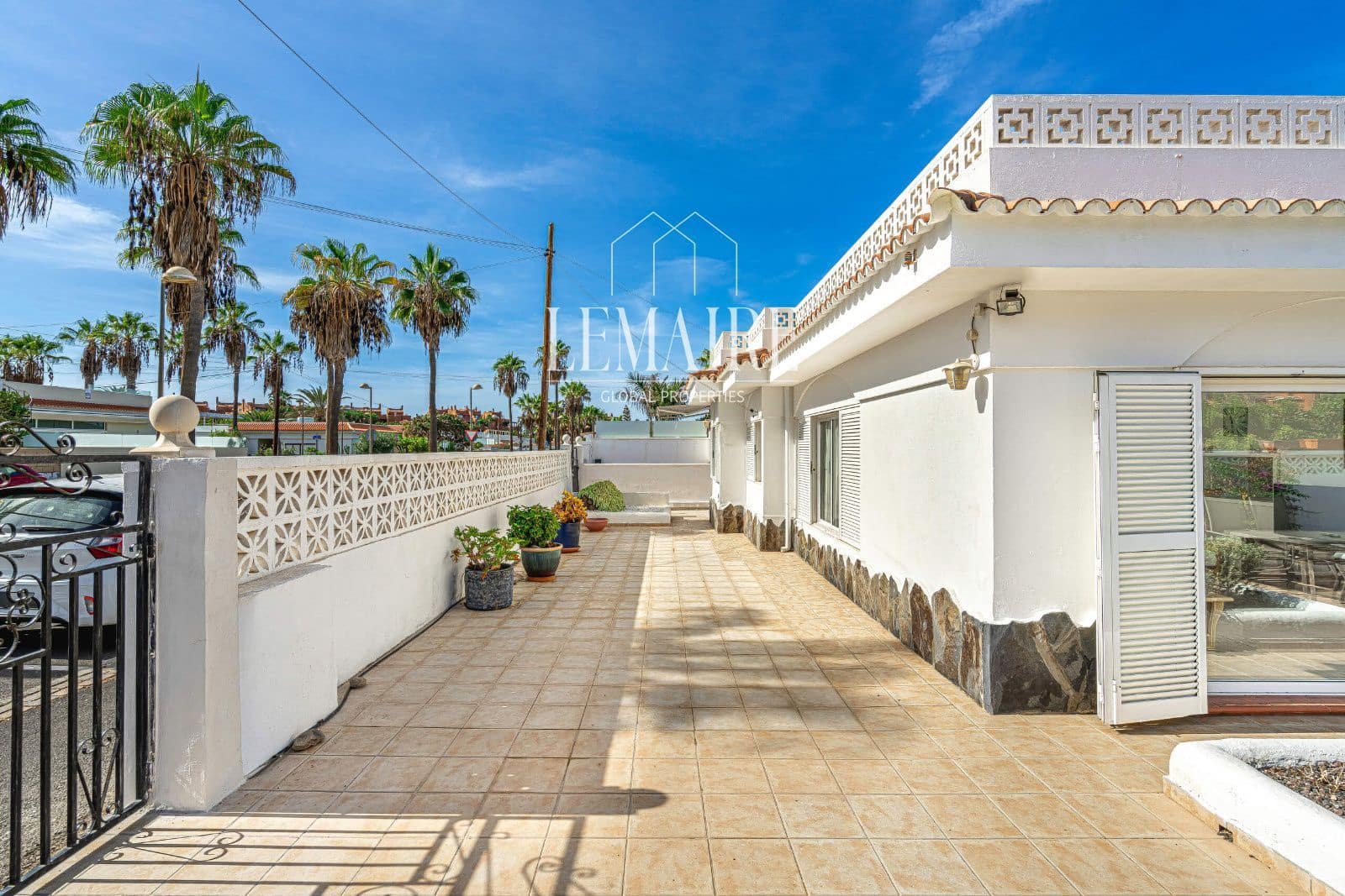 3 bedroom Villa for sale in Palm-Mar with pool - € 680,000 (Ref: 10163560)
