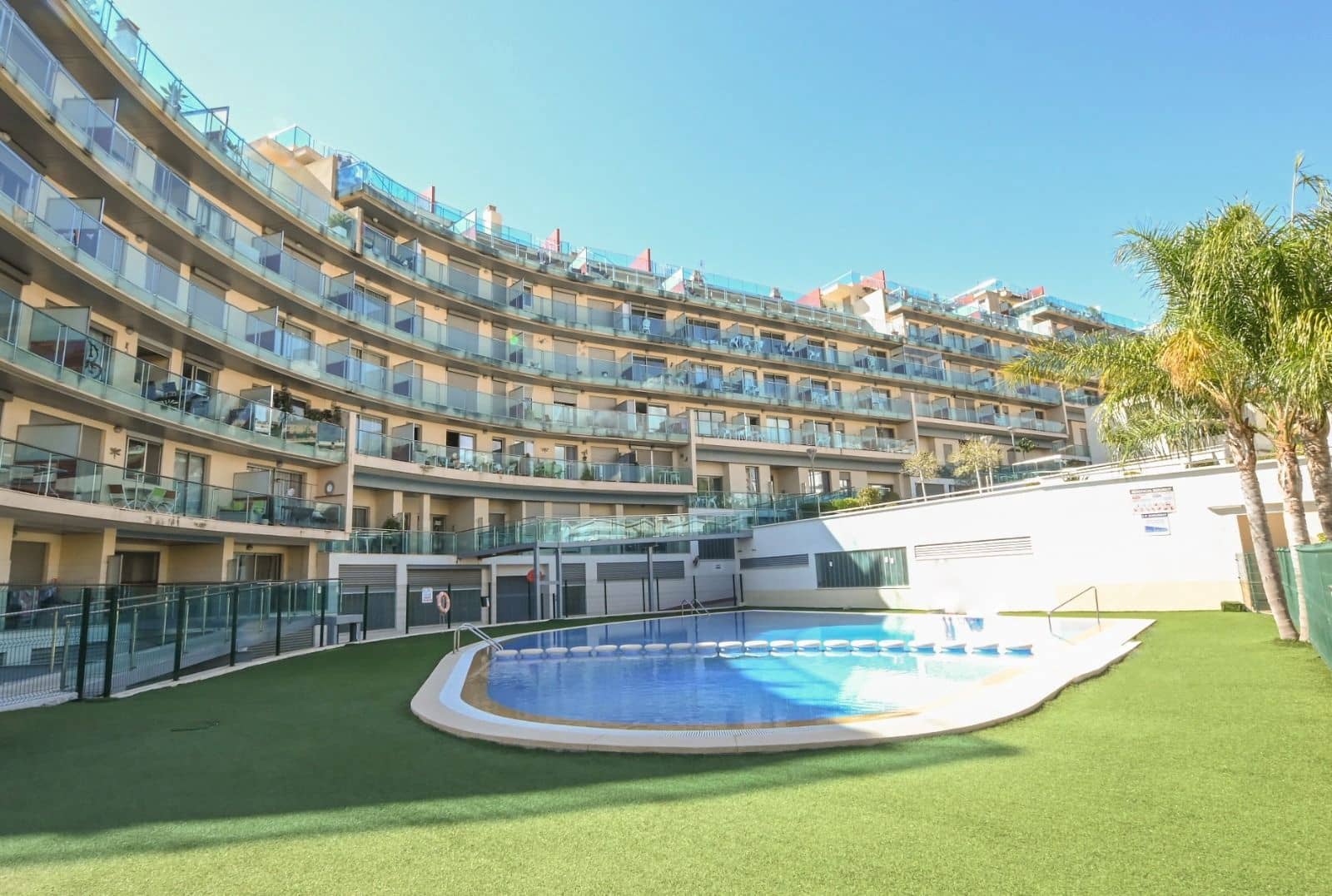 Apartamento de 2 habitaciones en Calpe / Calp en venta con piscina garaje - 279.900 € (Ref: 10049931)