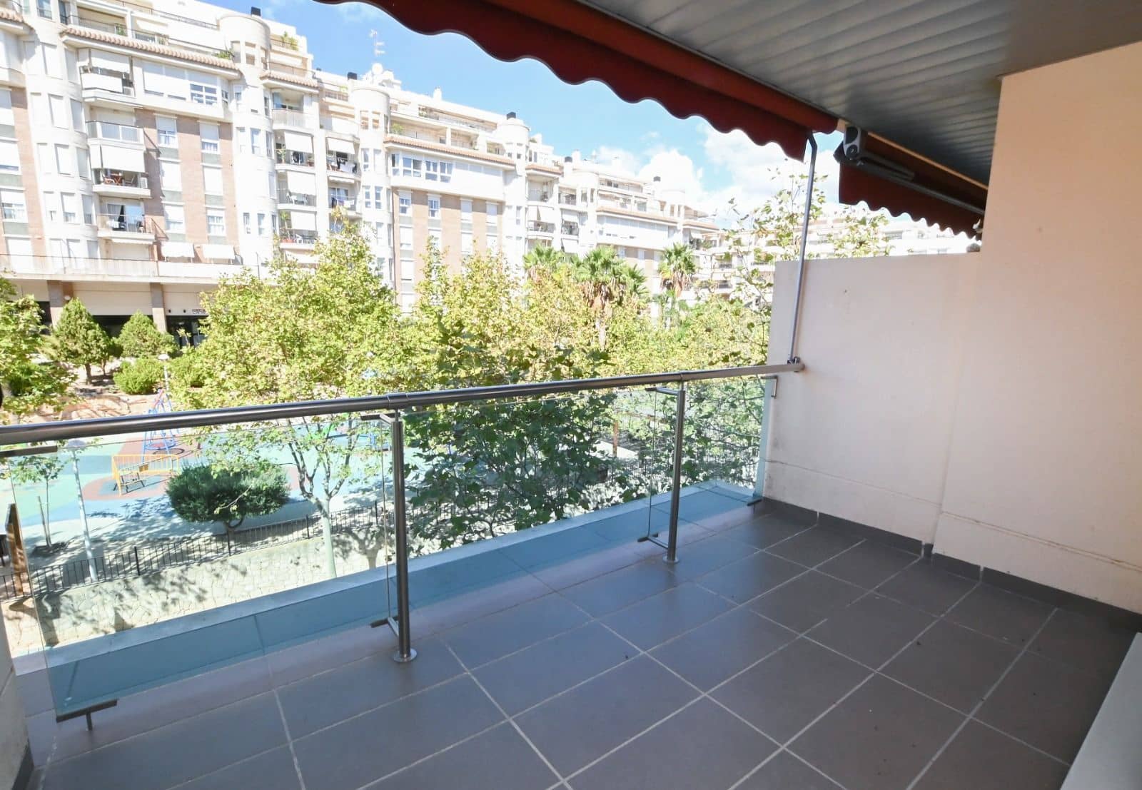 Apartamento de 2 habitaciones en Calpe / Calp en venta con piscina garaje - 279.900 € (Ref: 10049931)