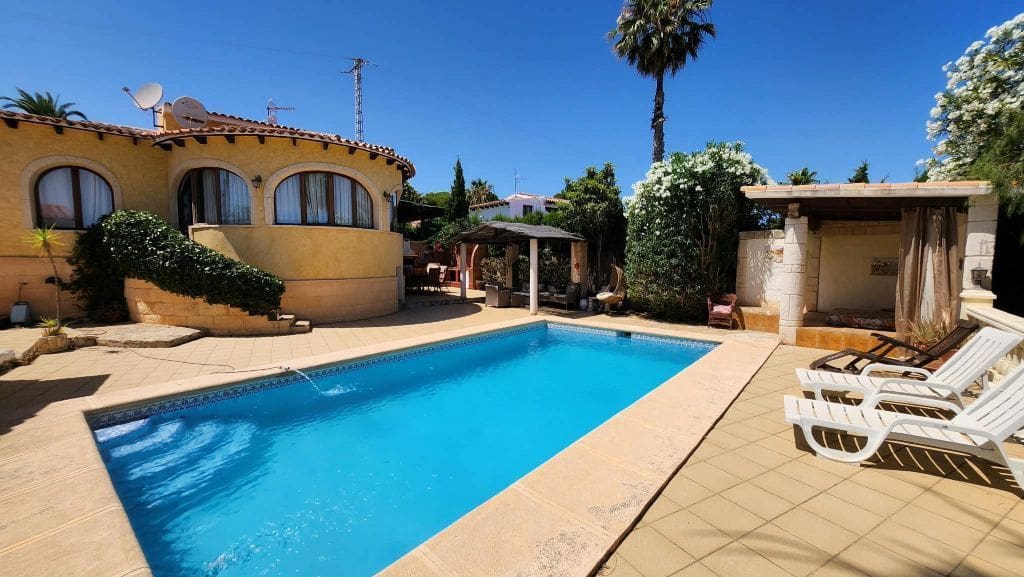 4 bedroom Villa for sale in Calpe / Calp with pool garage - € 750,000 (Ref: 10145751)