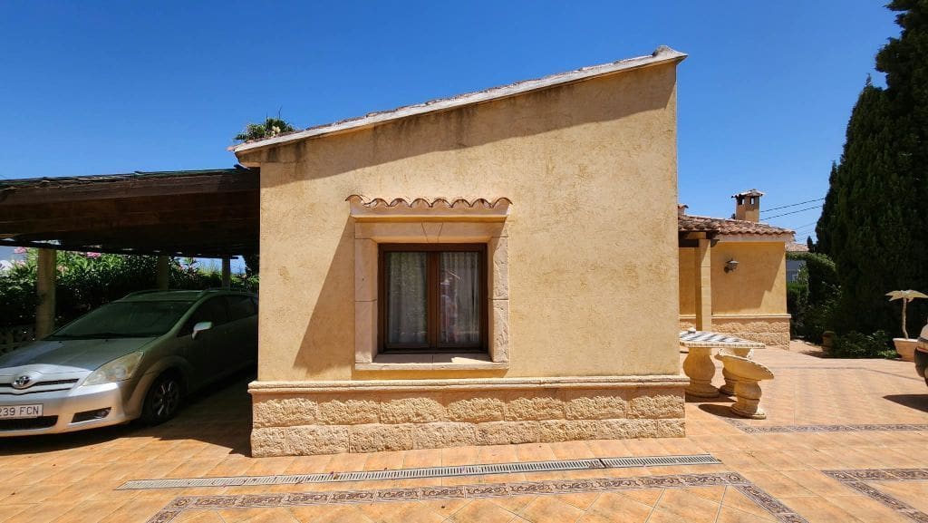 4 bedroom Villa for sale in Calpe / Calp with pool garage - € 750,000 (Ref: 10145751)