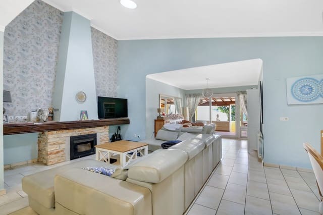 3 soverom Villa til salgs i Calpe / Calp med svømmebasseng garasje - € 560 000 (Ref: 9793247)