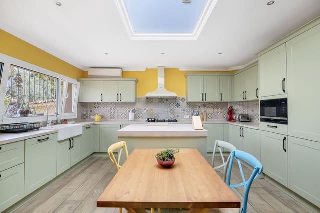 3 soverom Villa til salgs i Calpe / Calp med svømmebasseng garasje - € 560 000 (Ref: 9793247)