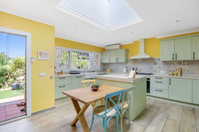 3 soverom Villa til salgs i Calpe / Calp med svømmebasseng garasje - € 560 000 (Ref: 9793247)