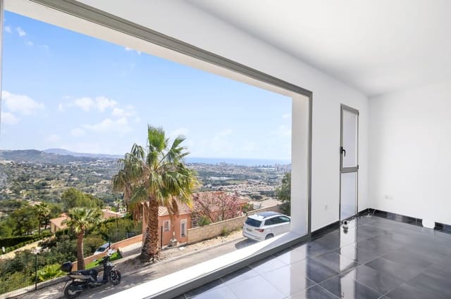 3 slaapkamer Halfvrijstaande villa te koop in Calpe / Calp met zwembad garage - € 568.500 (Ref: 9806107)
