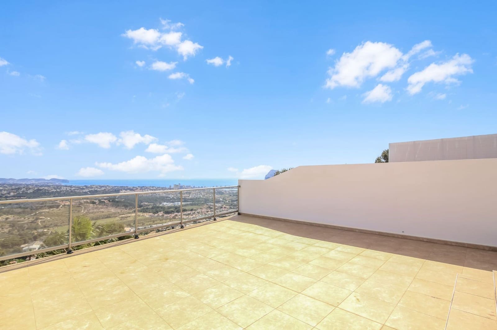 3 makuuhuone Paritalo myytävänä paikassa Calpe / Calp mukana uima-altaan 
autotalli - 568 500 € (Ref: 9806107)