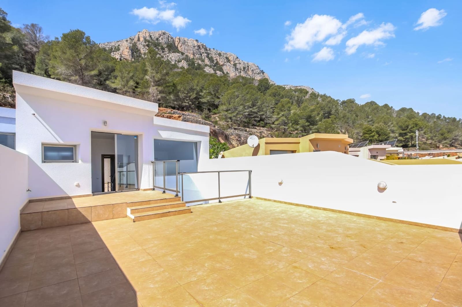 3 makuuhuone Paritalo myytävänä paikassa Calpe / Calp mukana uima-altaan 
autotalli - 568 500 € (Ref: 9806107)