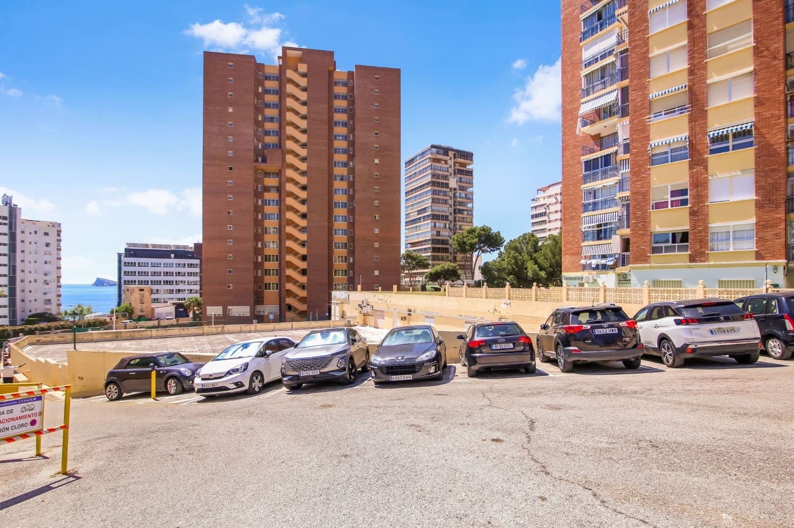 4 bedroom Apartment for sale in Benidorm with pool garage - € 420,000 (Ref: 9807662)