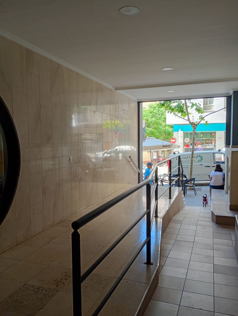 Commercieel te koop in Calpe / Calp - € 189.000 (Ref: 9861542)