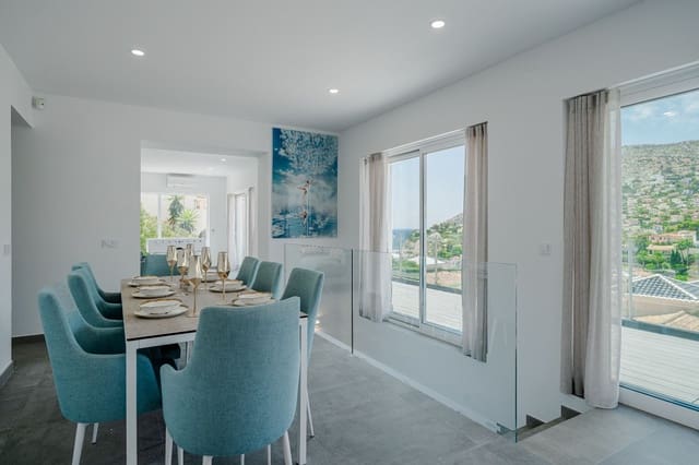 4 chambre Villa/Maison à vendre à Calpe / Calp avec piscine garage - 1 099 000 € (Ref: 9864040)
