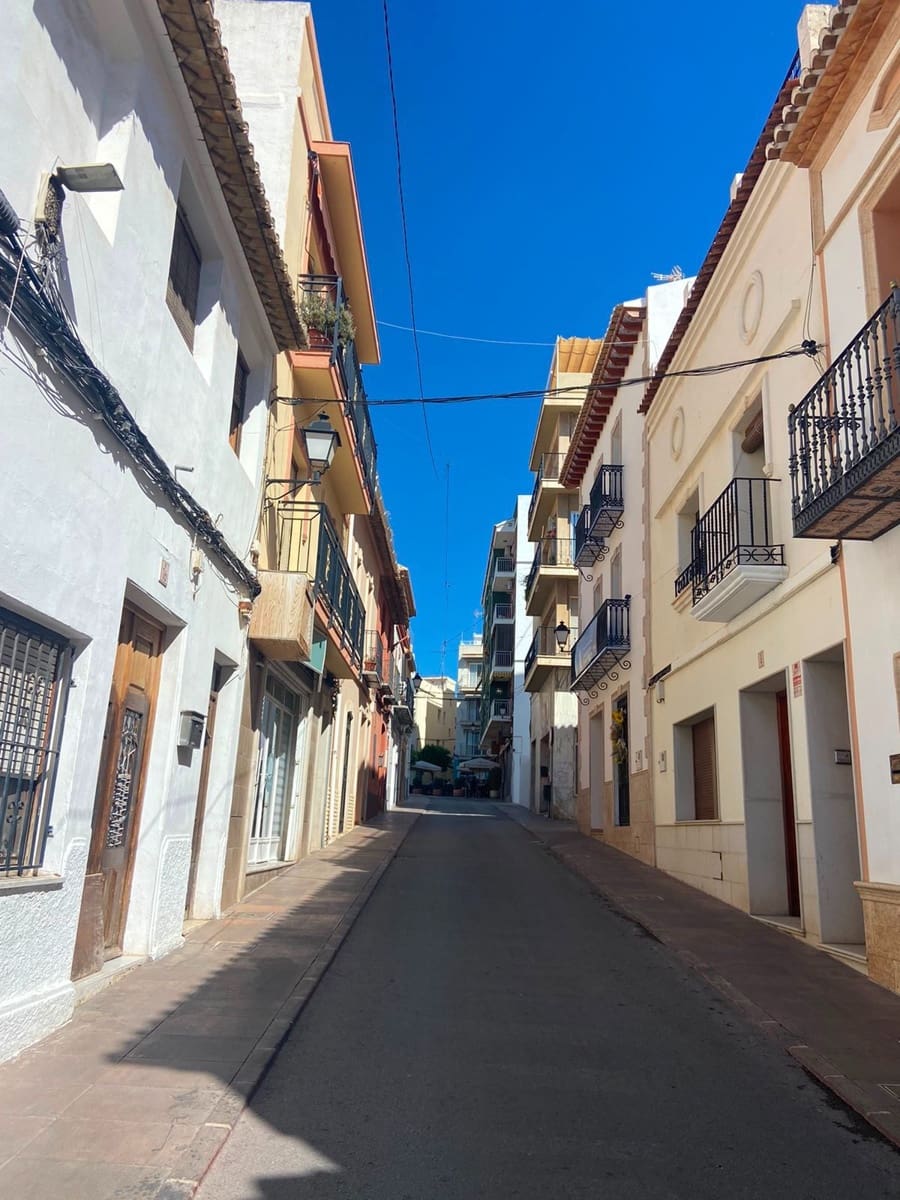 2 bedroom Apartment for sale in Calpe / Calp with garage - € 250,000 (Ref: 9895764)