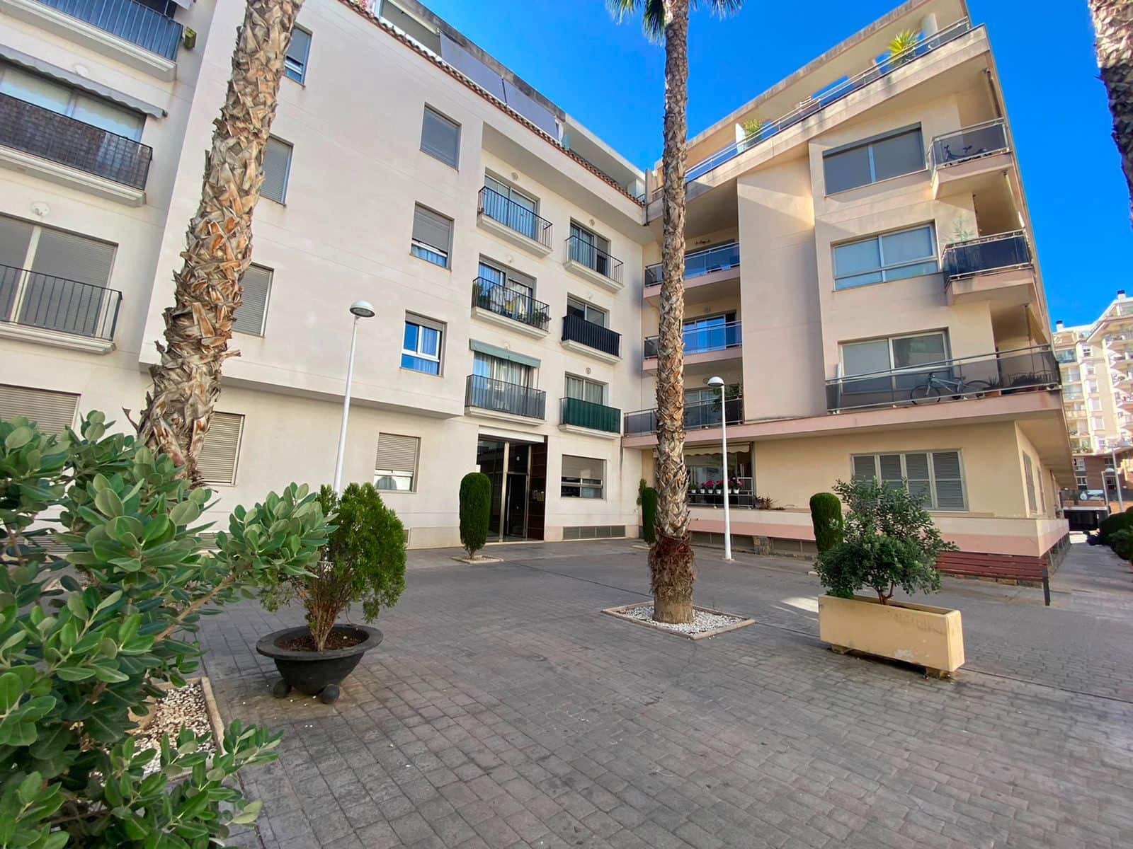 2 bedroom Apartment for sale in Calpe / Calp with garage - € 250,000 (Ref: 9895764)