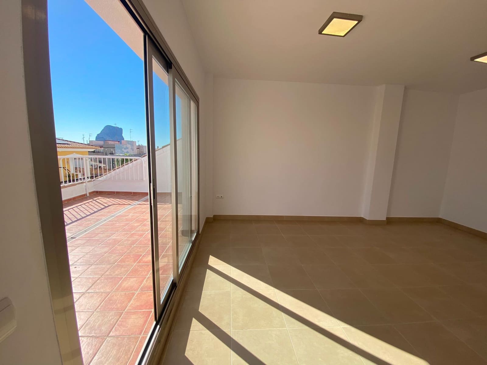 2 bedroom Apartment for sale in Calpe / Calp with garage - € 250,000 (Ref: 9895764)