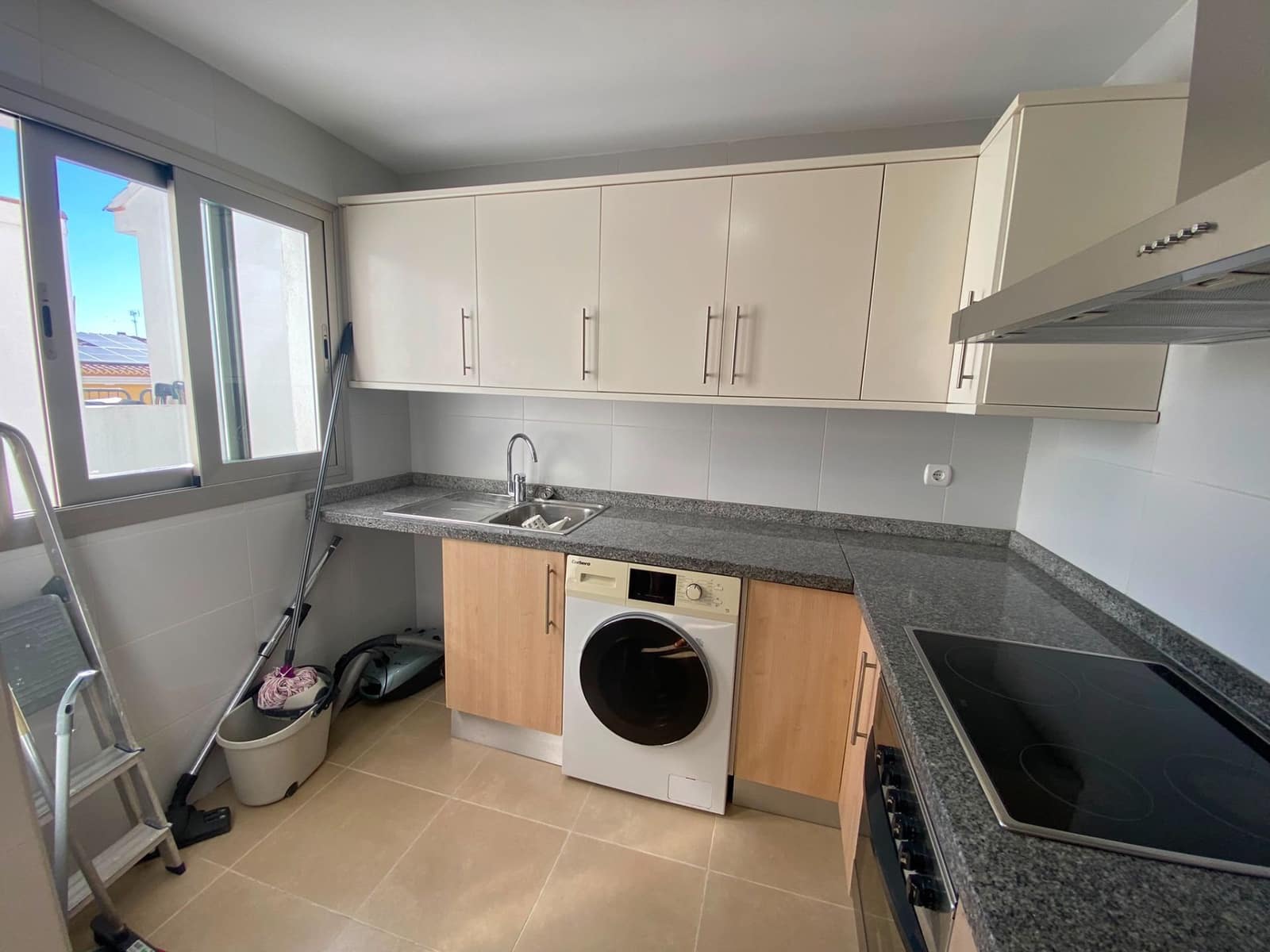 2 bedroom Apartment for sale in Calpe / Calp with garage - € 250,000 (Ref: 9895764)