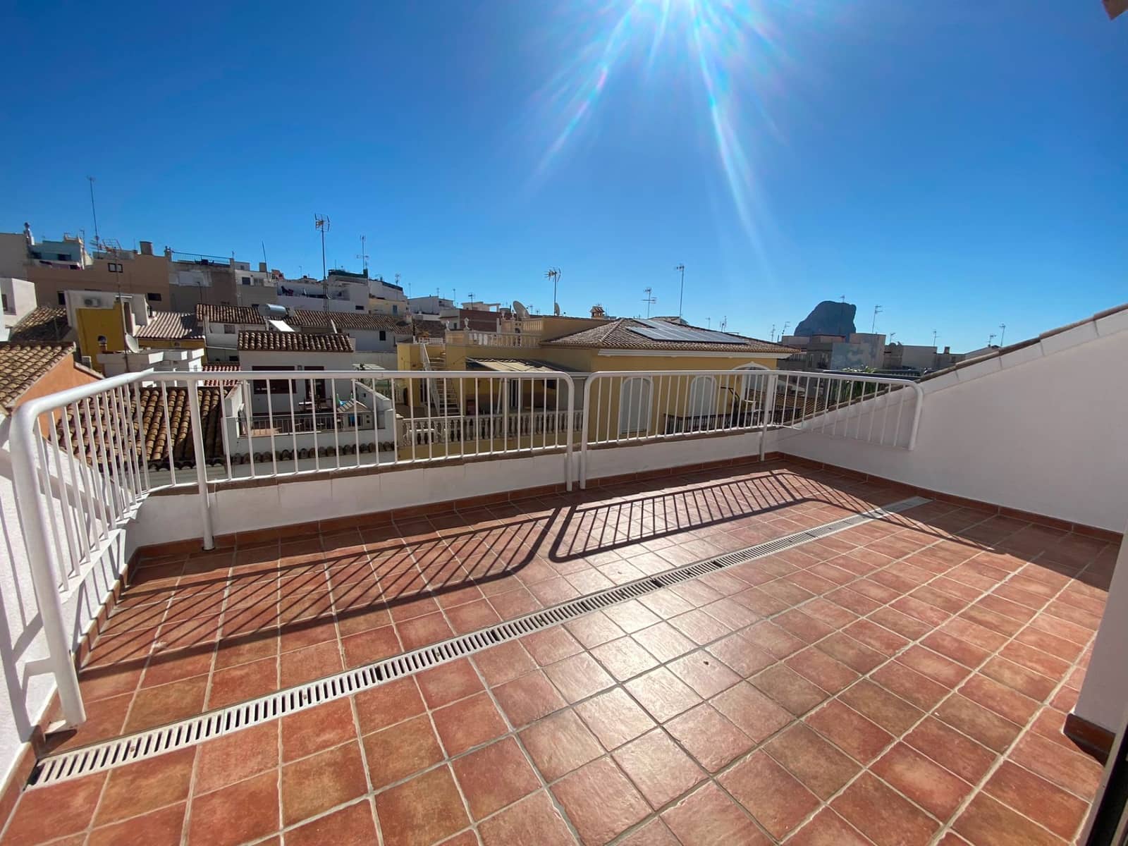 2 bedroom Apartment for sale in Calpe / Calp with garage - € 250,000 (Ref: 9895764)