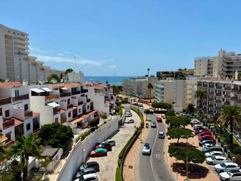 2 slaapkamer Appartement te koop in San Bartolome de Tirajana met zwembad garage - € 330.000 (Ref: 10023265)