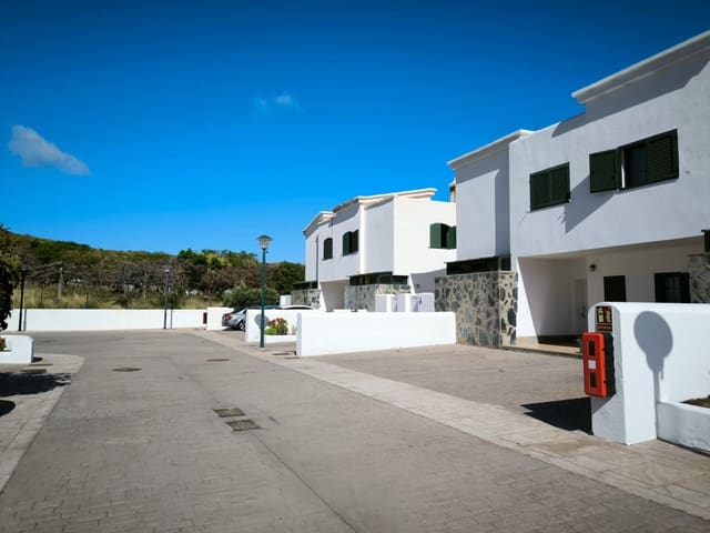3 quarto Moradia Geminada para venda em Agaete com garagem - 370 000 € (Ref: 9840815)