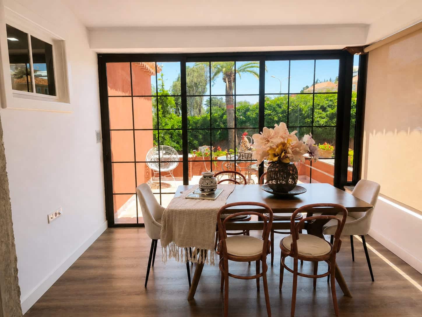 Chalet de 3 habitaciones en Las Palmas de Gran Canaria en alquiler - 3.000 € (Ref: 9840854)