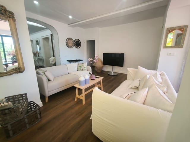 Chalet de 3 habitaciones en Las Palmas de Gran Canaria en alquiler - 3.000 € (Ref: 9840854)