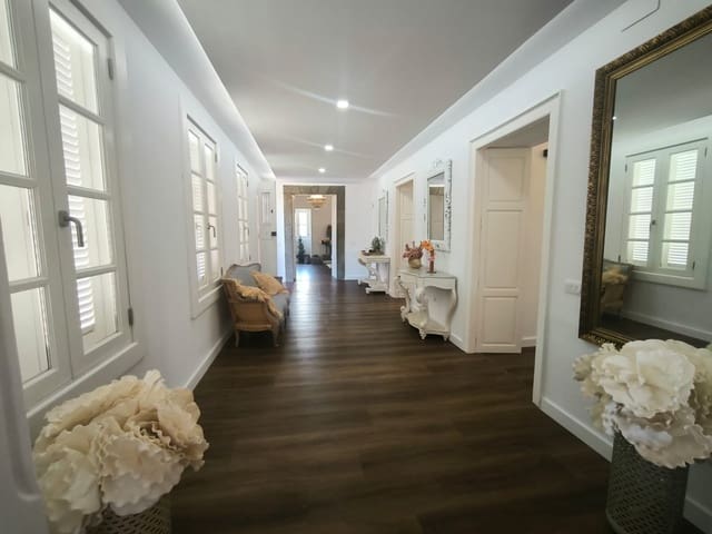 Chalet de 3 habitaciones en Las Palmas de Gran Canaria en alquiler - 3.000 € (Ref: 9840854)