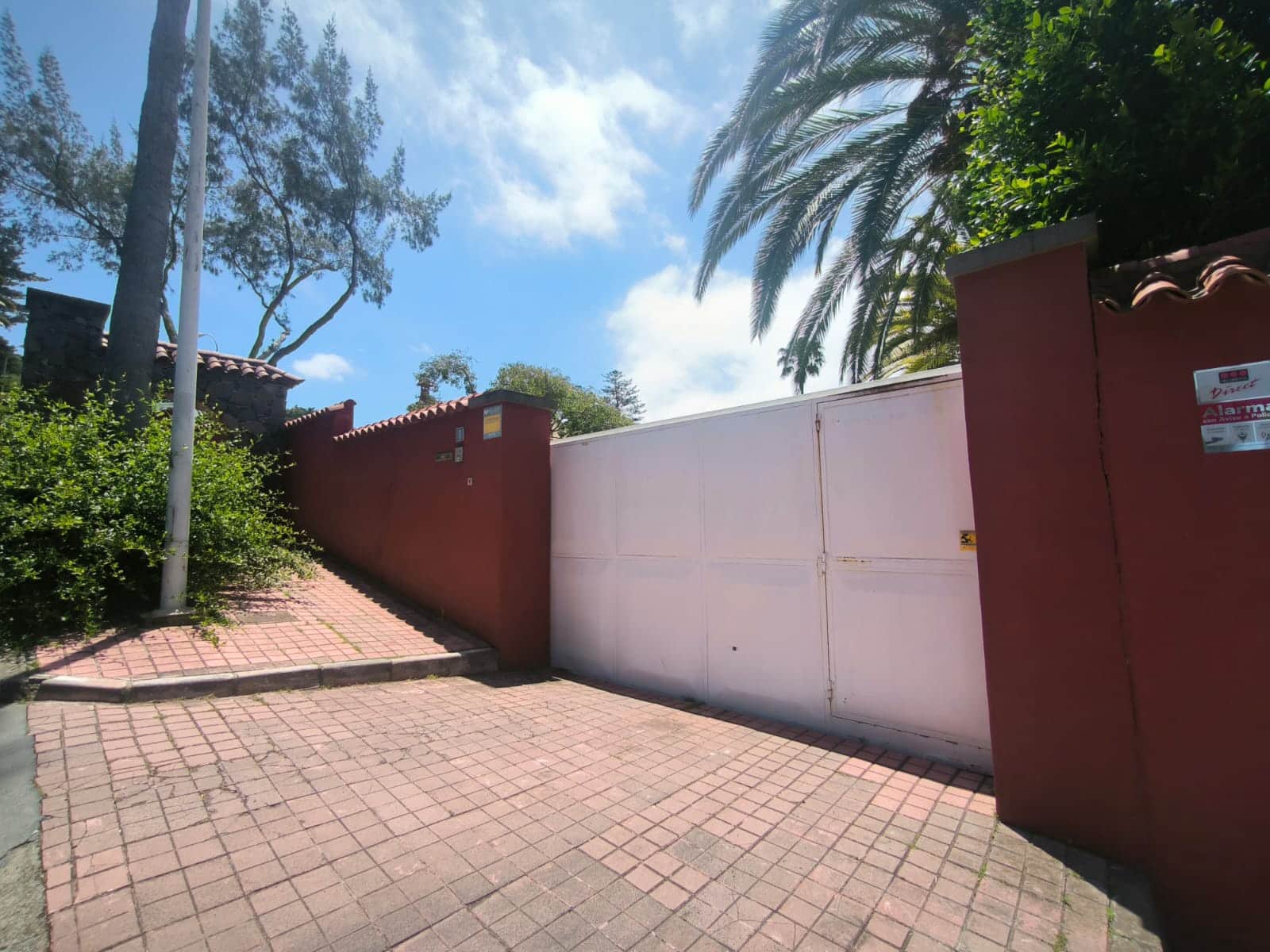 Chalet de 3 habitaciones en Las Palmas de Gran Canaria en alquiler - 3.000 € (Ref: 9840854)