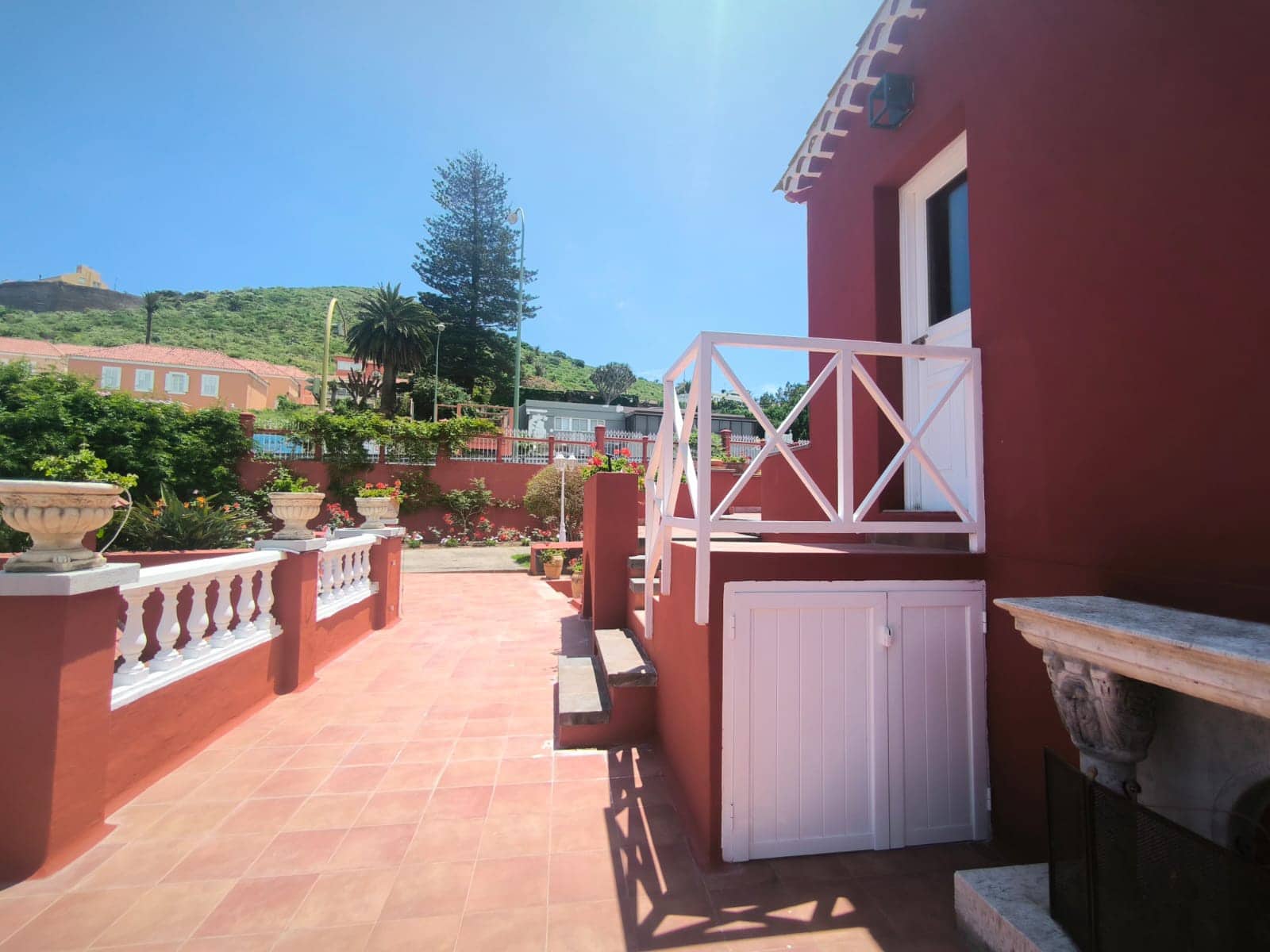 Chalet de 3 habitaciones en Las Palmas de Gran Canaria en alquiler - 3.000 € (Ref: 9840854)