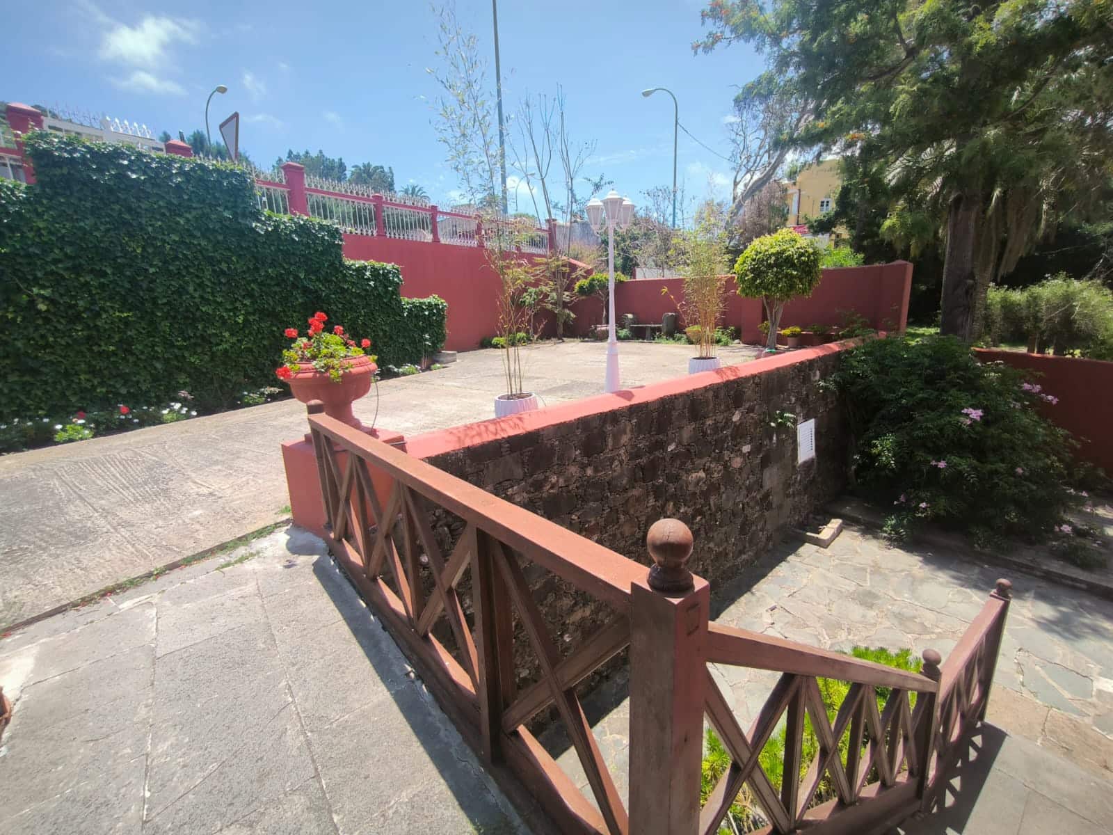 Chalet de 3 habitaciones en Las Palmas de Gran Canaria en alquiler - 3.000 € (Ref: 9840854)