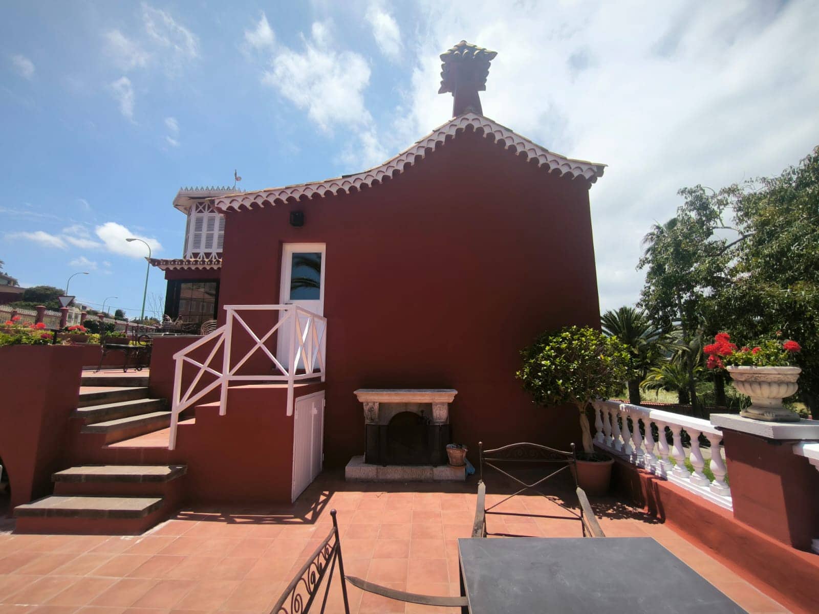 Chalet de 3 habitaciones en Las Palmas de Gran Canaria en alquiler - 3.000 € (Ref: 9840854)