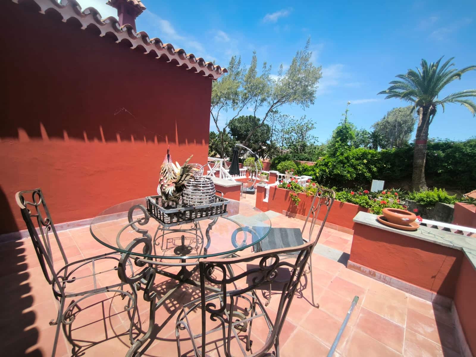 Chalet de 3 habitaciones en Las Palmas de Gran Canaria en alquiler - 3.000 € (Ref: 9840854)