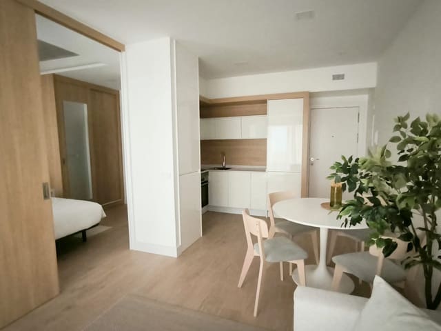 1 soverom Leilighet til leie i Las Palmas de Gran Canaria - € 1 100 (Ref: 9996347)