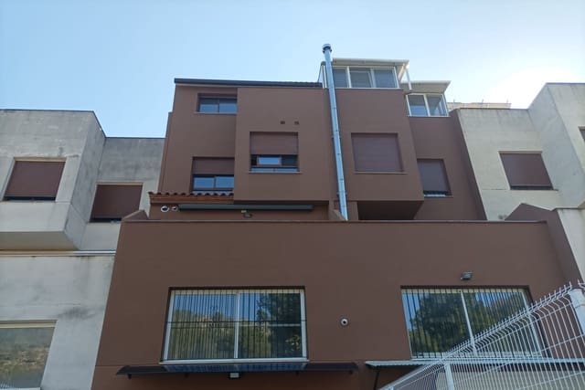 5 sovrum Radhus till salu i Ador med garage - 339 500 € (Ref: 9793396)