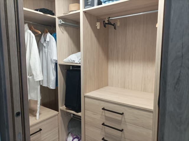 5 sovrum Radhus till salu i Ador med garage - 339 500 € (Ref: 9793396)