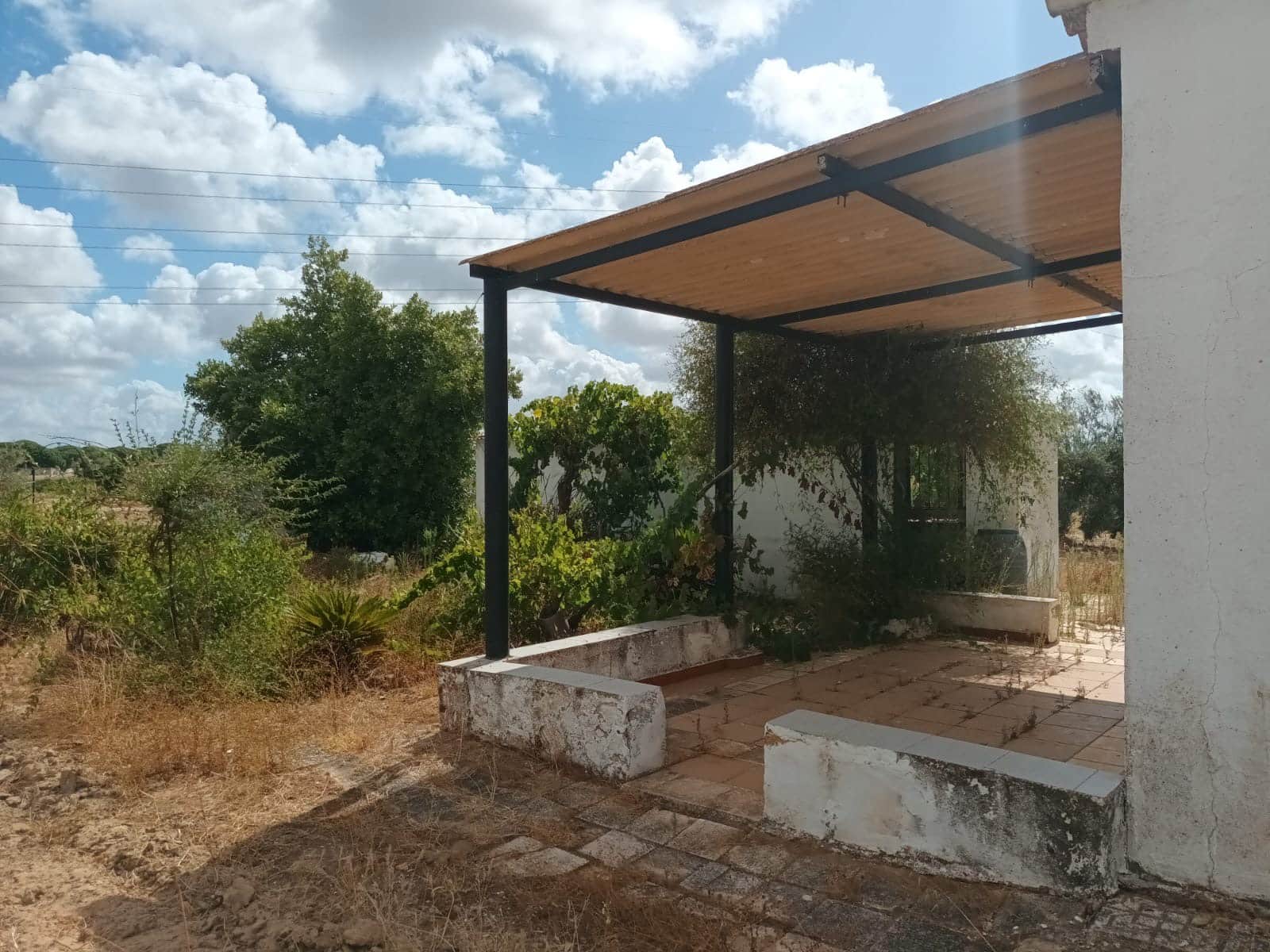 2 bedroom Finca/Country House for sale in Hinojos with garage - € 47,000 (Ref: 10048253)