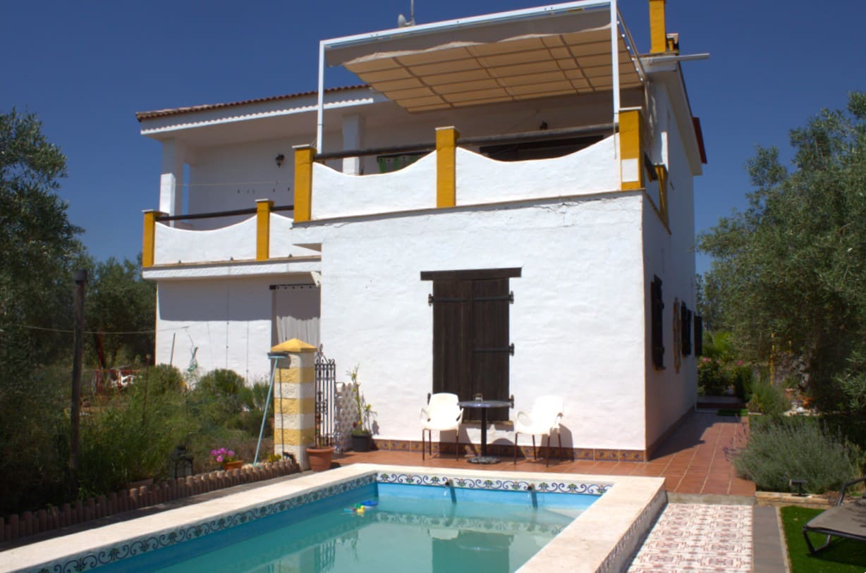 Pensión/Hostal de 4 habitaciones en Almonte en venta con piscina garaje - 398.000 € (Ref: 9829585)