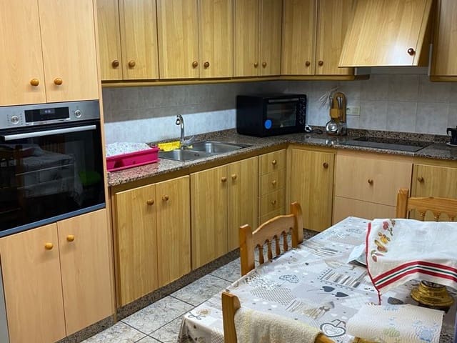 5 soveværelse Byhus til salg i Ayora - € 145.000 (Ref: 9793574)