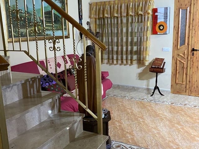 5 soveværelse Byhus til salg i Ayora - € 145.000 (Ref: 9793574)