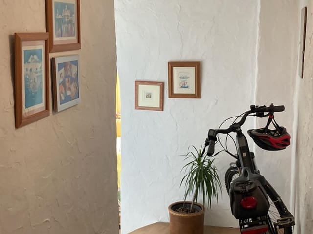 3 makuuhuone Maalaistalo myytävänä paikassa Jalance mukana uima-altaan 
autotalli - 160 000 € (Ref: 9793579)