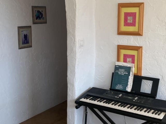 3 makuuhuone Maalaistalo myytävänä paikassa Jalance mukana uima-altaan 
autotalli - 160 000 € (Ref: 9793579)