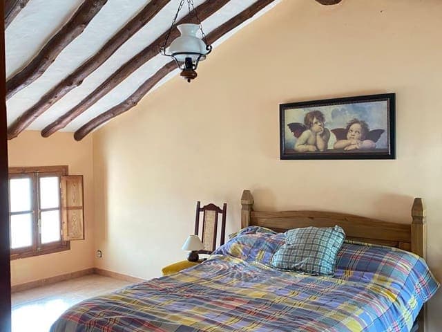 4 bedroom Finca/Country House for sale in Cofrentes with garage - € 114,000 (Ref: 9793580)