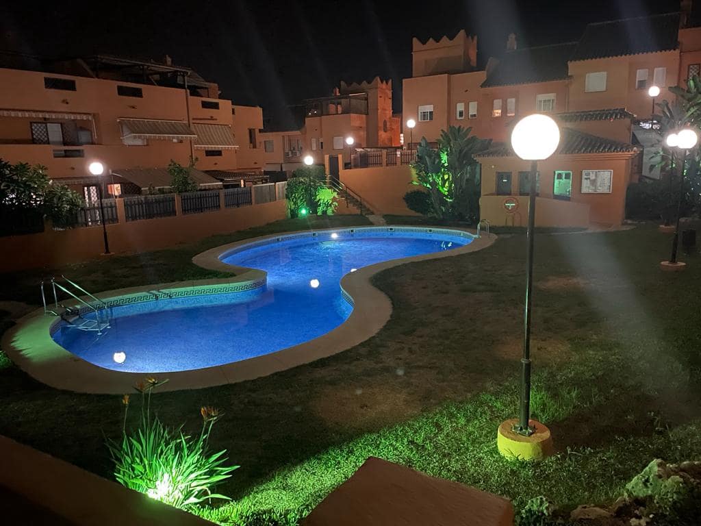 3 slaapkamer Rijtjeshuis te koop in Rincon de la Victoria met zwembad garage - € 485.000 (Ref: 9800327)