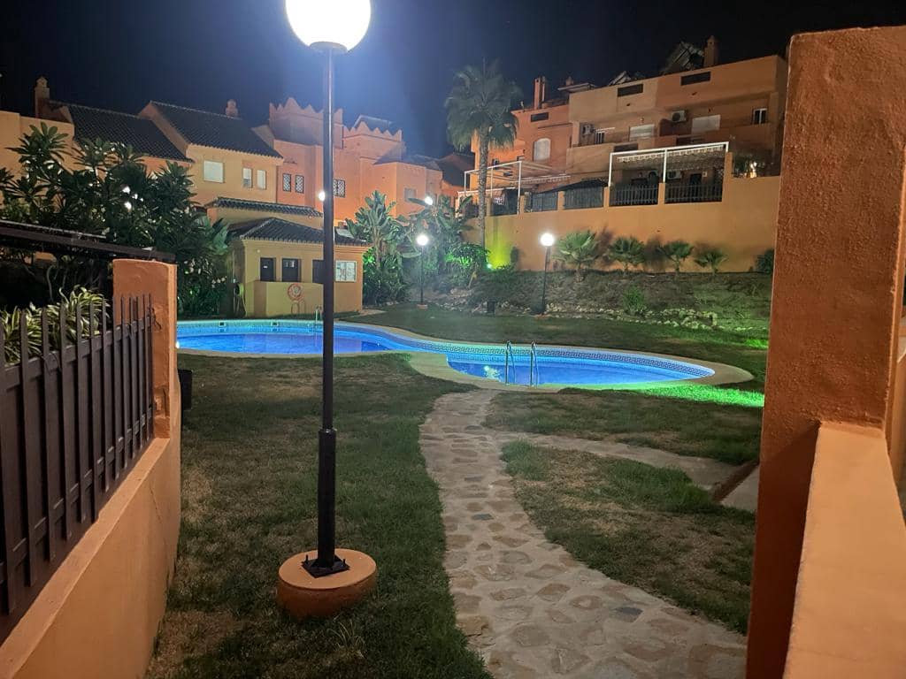 3 slaapkamer Rijtjeshuis te koop in Rincon de la Victoria met zwembad garage - € 485.000 (Ref: 9800327)